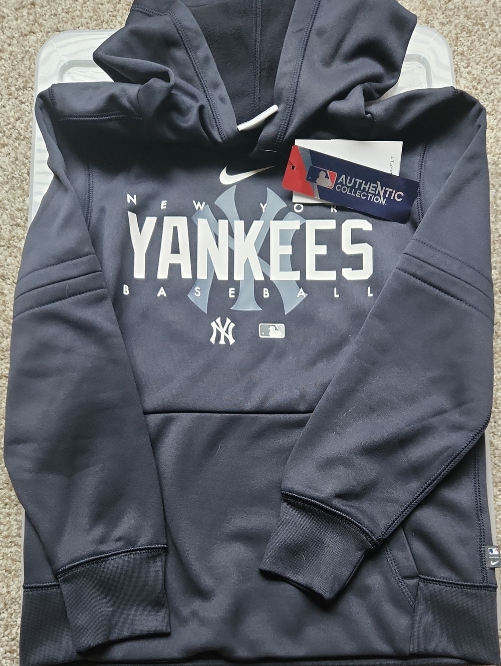 Nike Therma Fit Kids Navy New York Yankees Pullover Hoodie - Youth Small